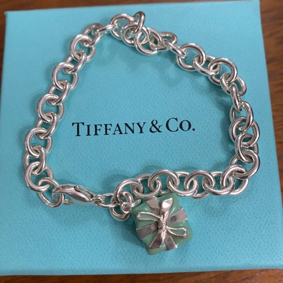 Tiffany & Co box charm with bracelet - Picture 2 of 5